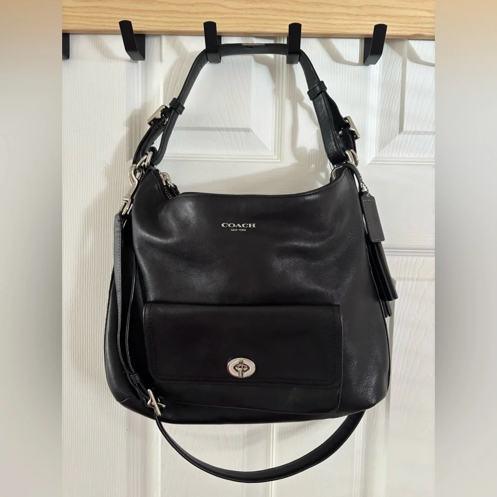 Coach B1393-22381 Legacy Courtenay Hobo Black Glove Tanned Leather Shoulder EUC - Picture 3 of 15